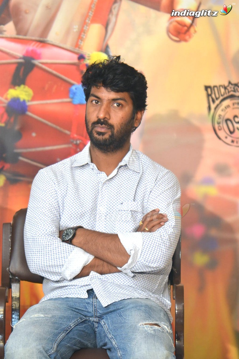 'Rarandoi Veduka Chudham' Press Meet