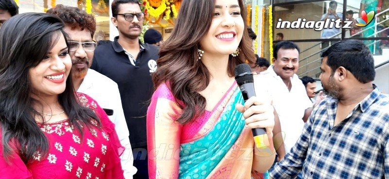 Rashi Khanna @ Store Launch