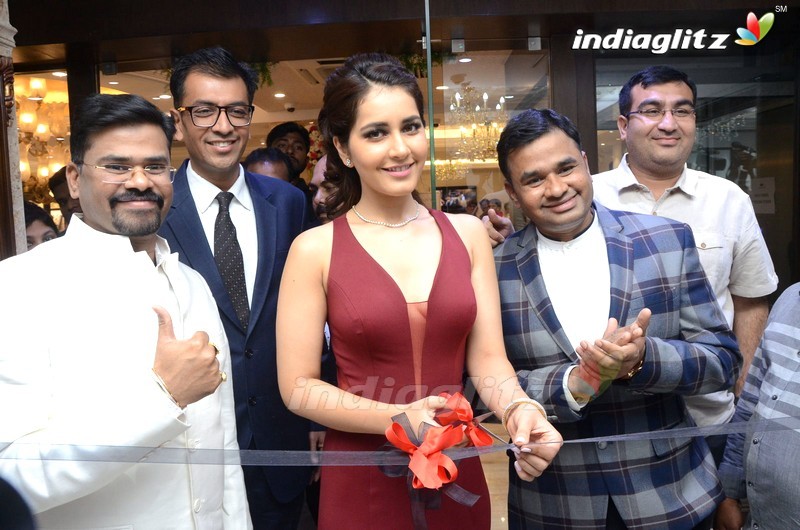 Raashi Khanna Launches Forevermark Diamonds at Manepally