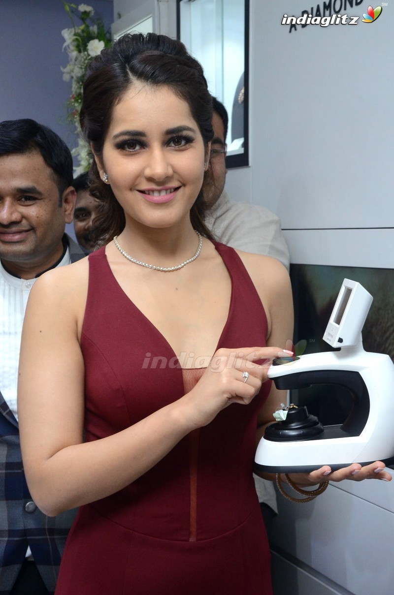 Raashi Khanna Launches Forevermark Diamonds at Manepally