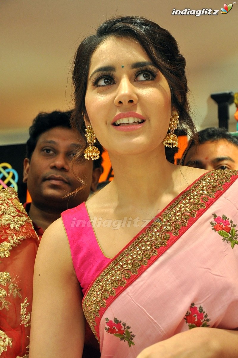 Rashi Khanna & Mehreen Launches KLM Fashion Mall