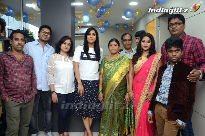 Rashmi Launches Be You Salon @ AS Rao Nagar