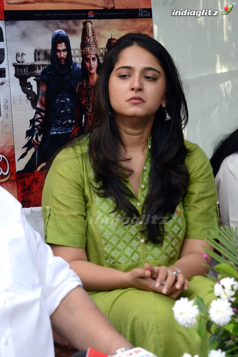 'Rudramadevi' Press Meet