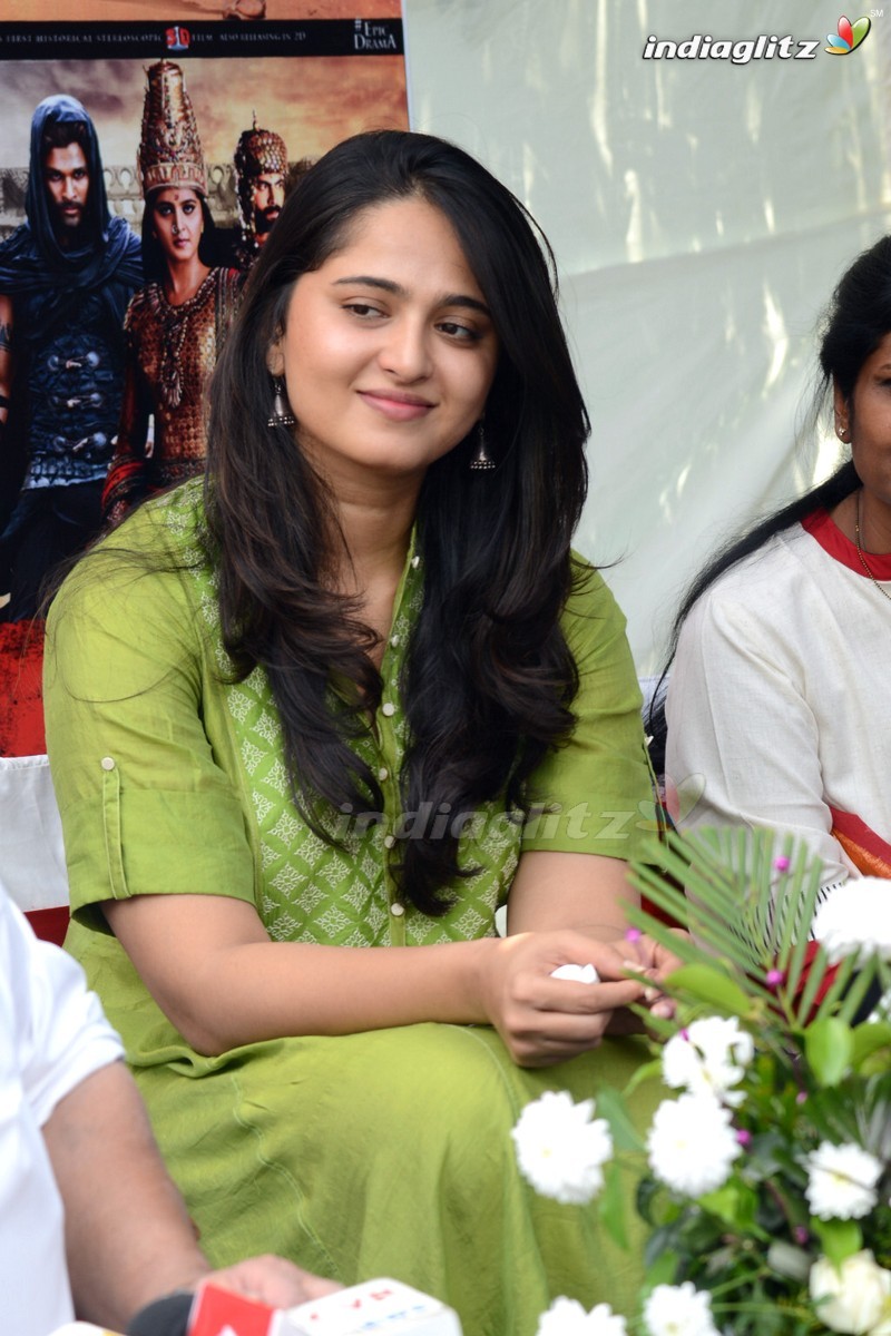 'Rudramadevi' Press Meet