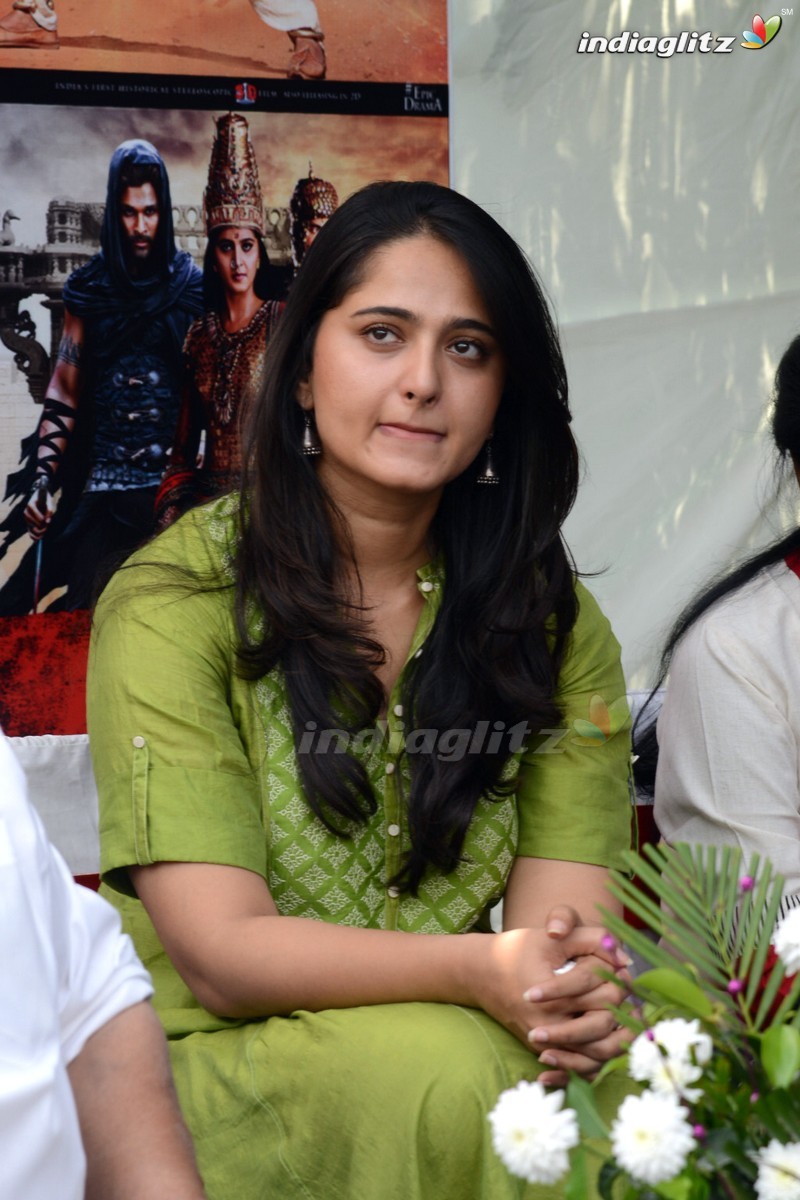 'Rudramadevi' Press Meet