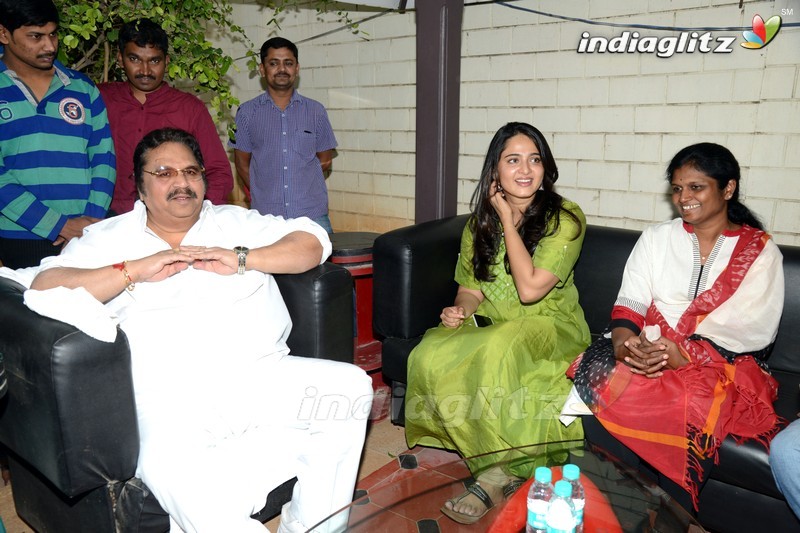 'Rudramadevi' Press Meet