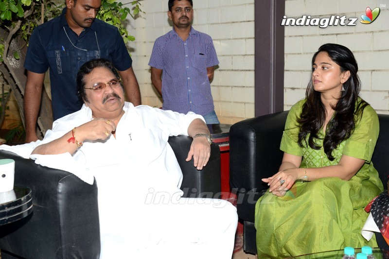 'Rudramadevi' Press Meet