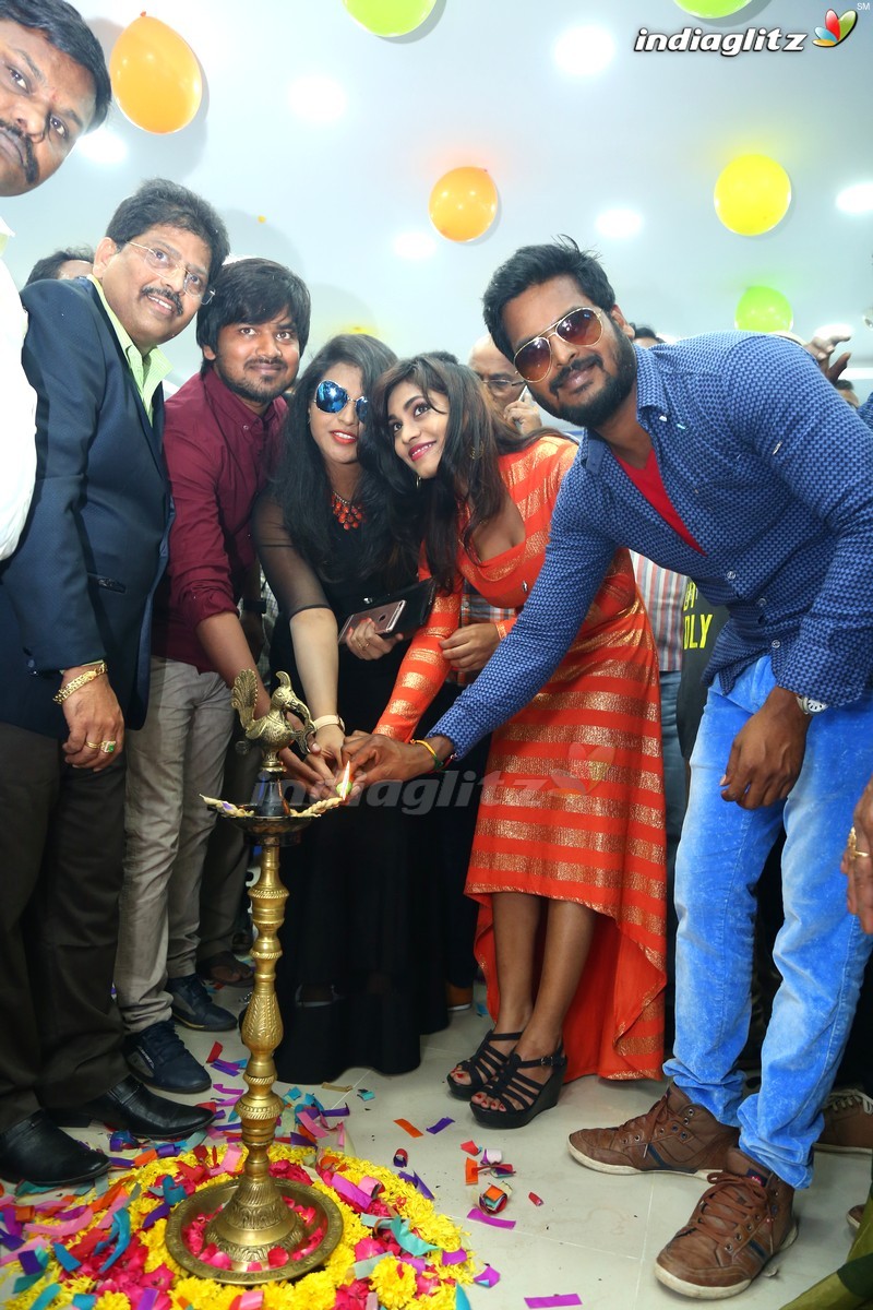 'Runam' Movie Team Launches Cellbay Shop At Nalgonda