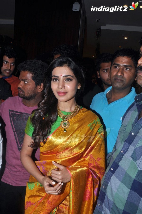 Samantha Traditional Look In Saree