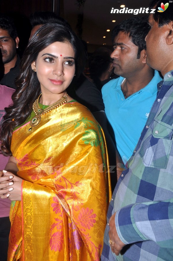 Samantha Traditional Look In Saree