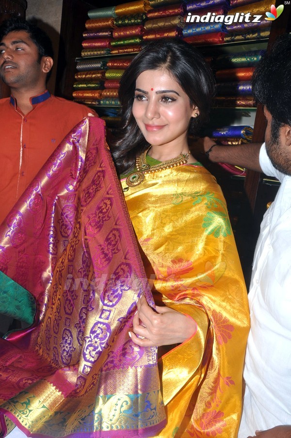 Samantha Traditional Look In Saree