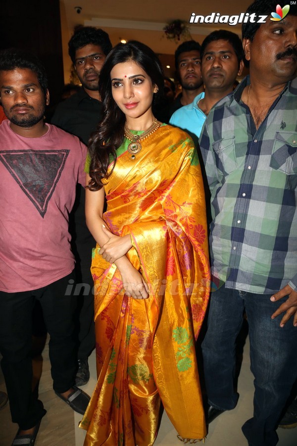 Samantha Traditional Look In Saree