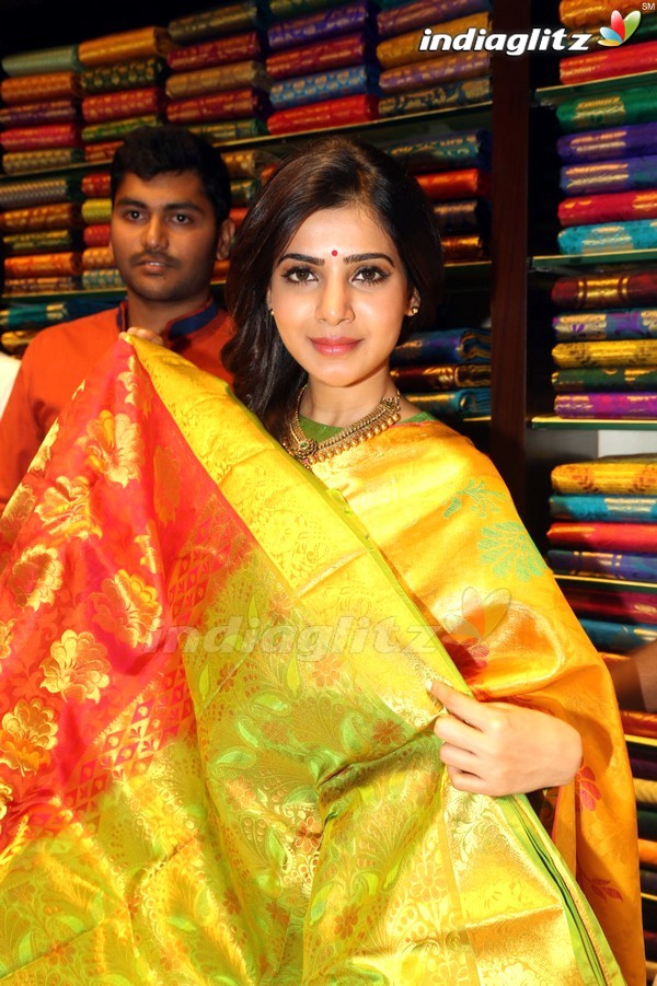 Samantha Traditional Look In Saree