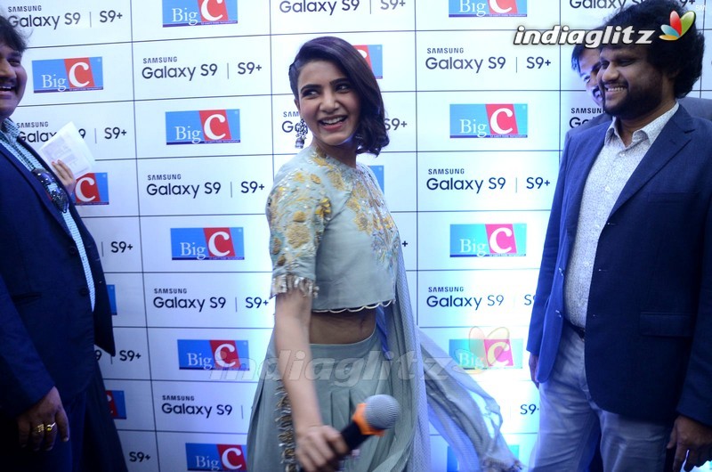 Samantha Launches Samsung S9 @ Bigc Kukatpally