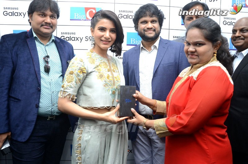 Samantha Launches Samsung S9 @ Bigc Kukatpally