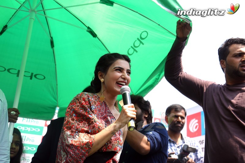 Samantha Launches Oppo F11 Pro @ Bigc In Vijayawada