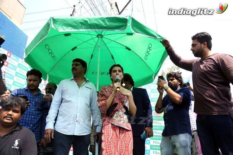 Samantha Launches Oppo F11 Pro @ Bigc In Vijayawada