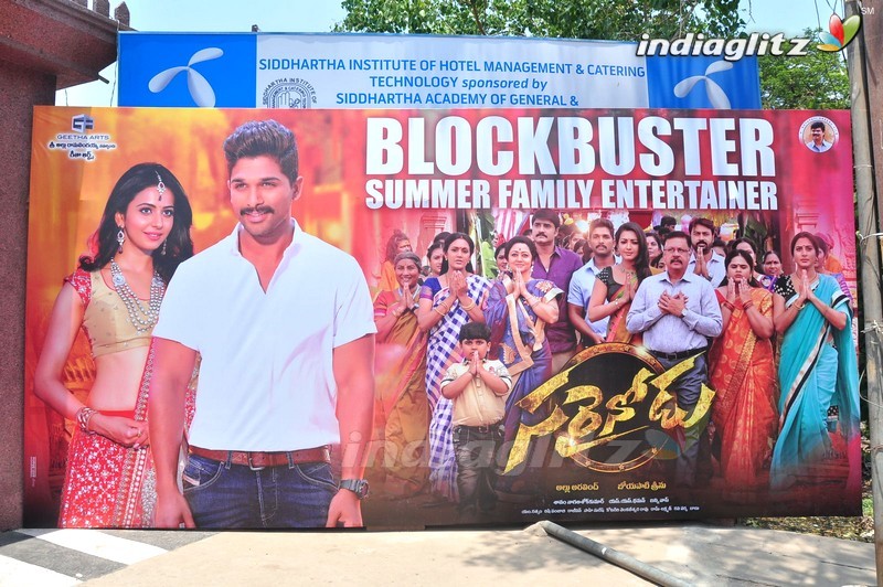 'Sarrainodu' Success Celebrations @ Vijayawada (Set-1)