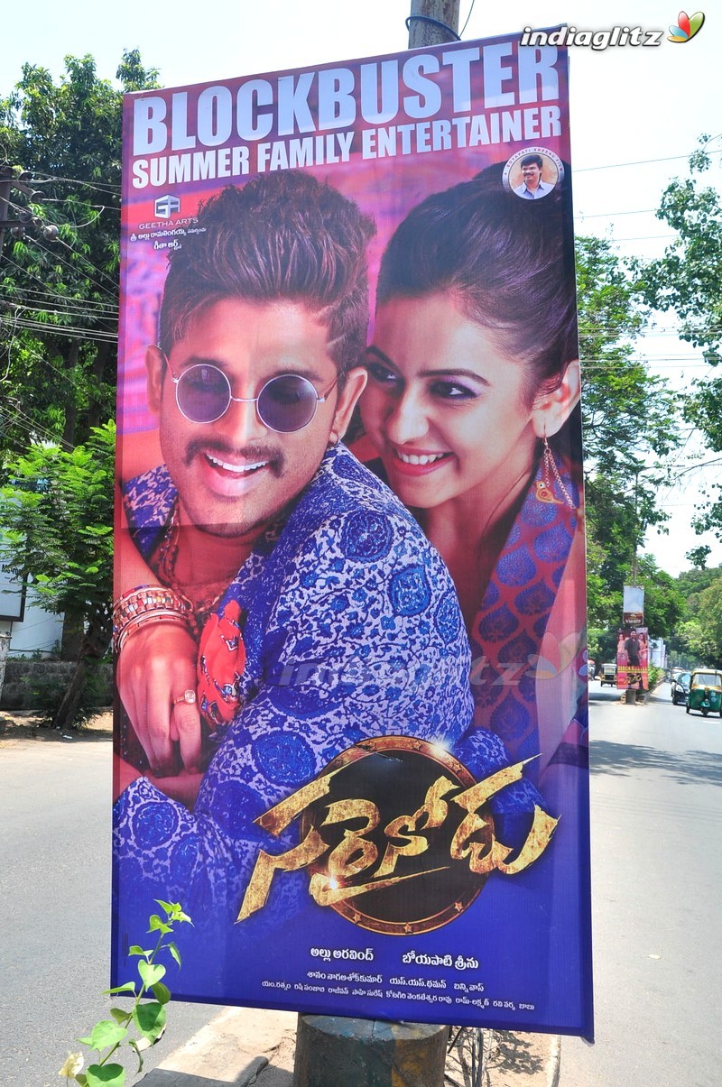 'Sarrainodu' Success Celebrations @ Vijayawada (Set-1)