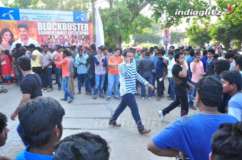 'Sarrainodu' Success Celebrations @ Vijayawada (Set-1)