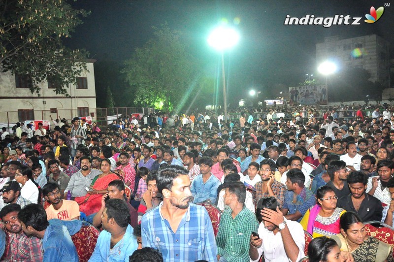 'Sarrainodu' Success Celebrations @ Vijayawada (Set-1)