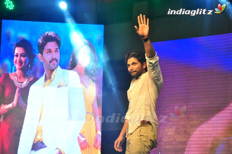 'Sarrainodu' Success Celebrations @ Vijayawada (Set-2)