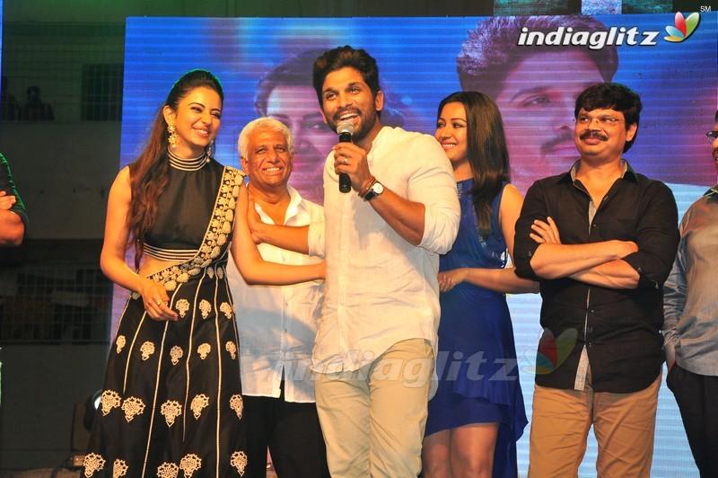 'Sarrainodu' Success Celebrations @ Vijayawada (Set-2)