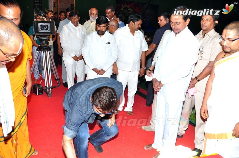 Balakrishna's 'Gautamiputra Satakarni' Movie Launch (Set-2)