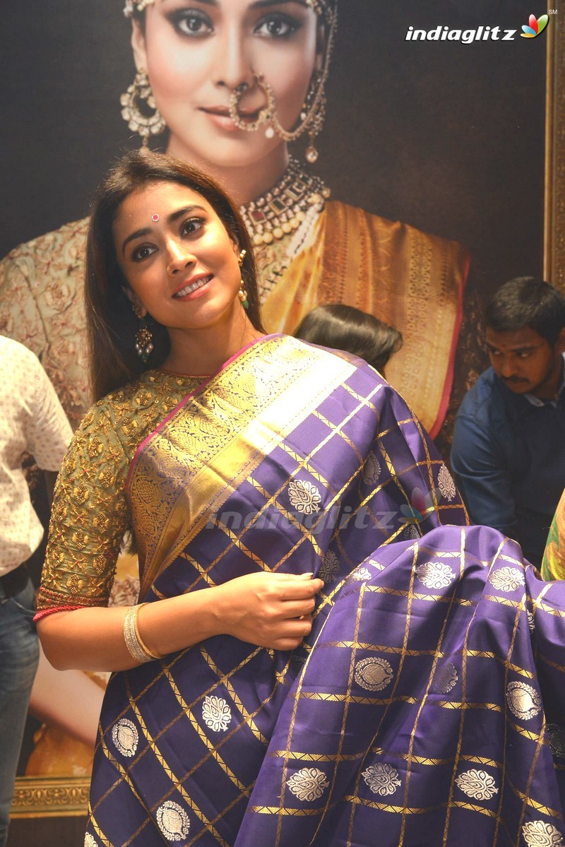 Shriya Saran Launches VRK Silks @ Secunderabad