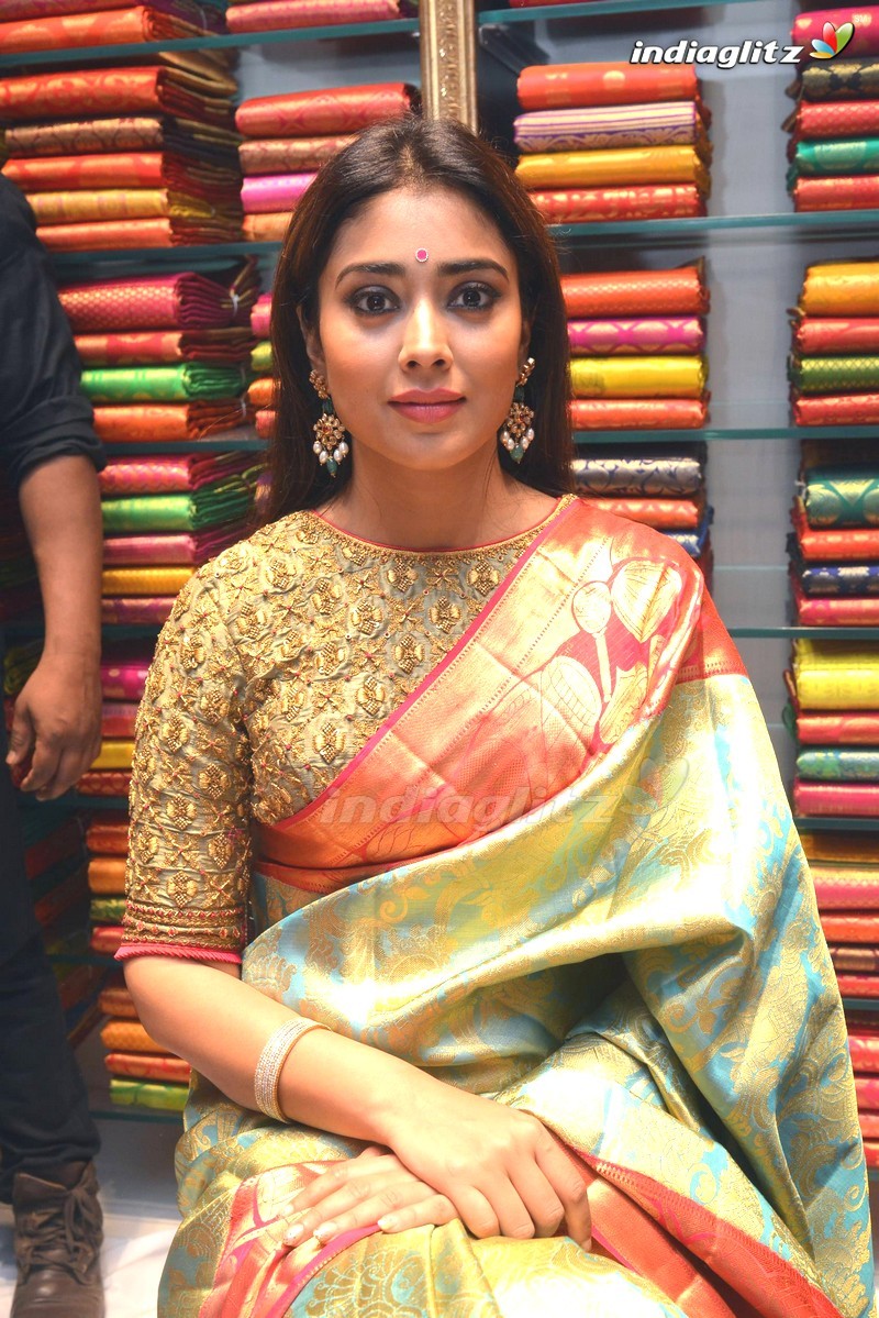 Shriya Saran Launches VRK Silks @ Secunderabad