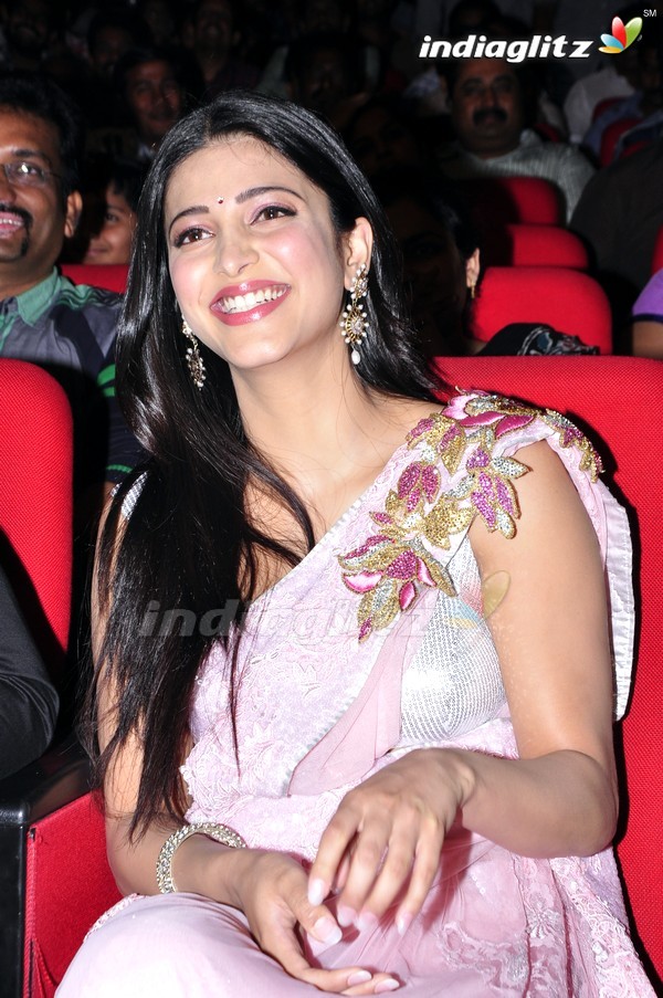 Shruti Haasan @ Gabbar Singh Audio