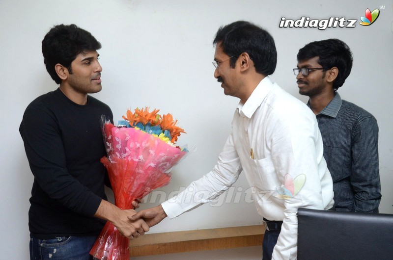 Allu Sirish Celebrates His Birthday Amidst Fans