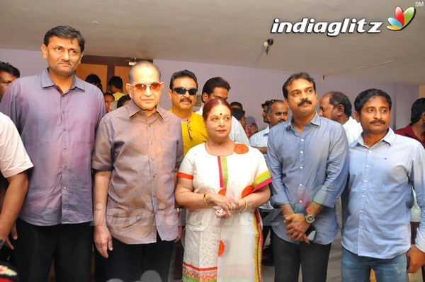 Krishna Watches 'Srimanthudu' With Family