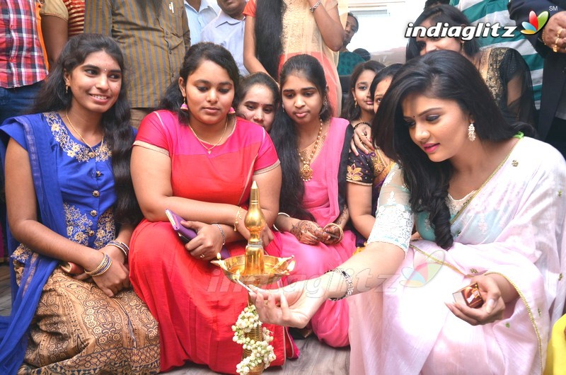 Sreemukhi Launches Maanvis Beauty Studio & Spa