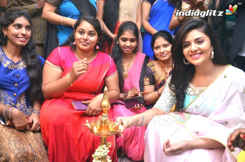 Sreemukhi Launches Maanvis Beauty Studio & Spa