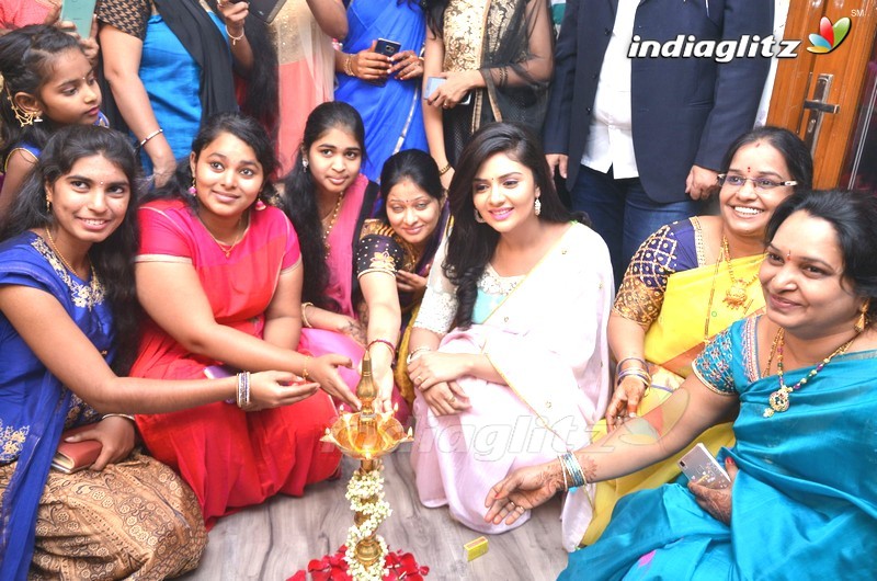 Sreemukhi Launches Maanvis Beauty Studio & Spa