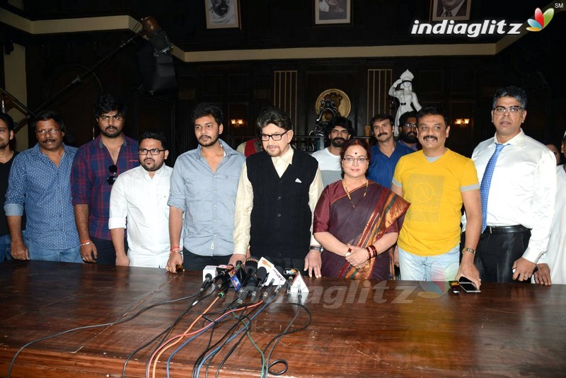 'Sri Sri' Press Meet