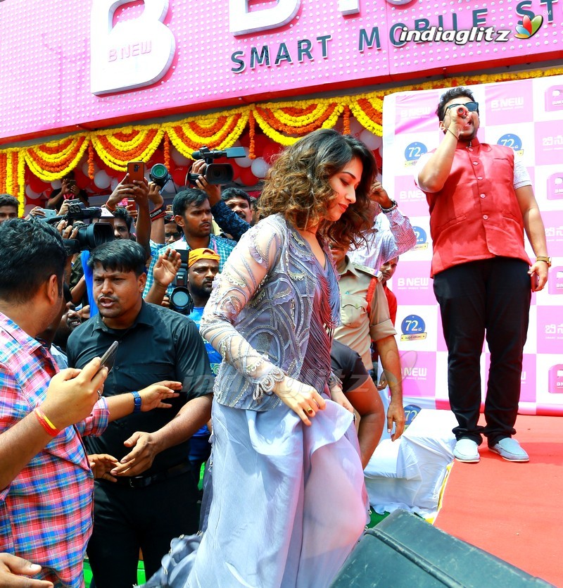 Tamannaah Launches  B New Mobile Store At Karimnagar