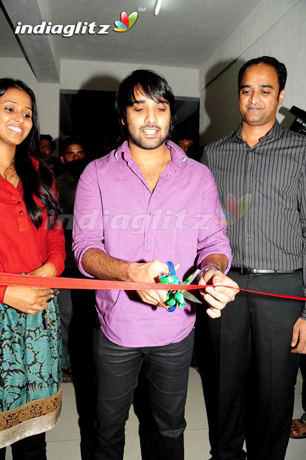 Tarun Launches Smitha's Bubbles Saloon