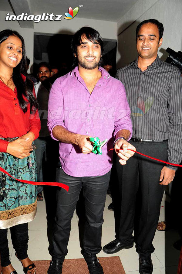 Tarun Launches Smitha's Bubbles Saloon