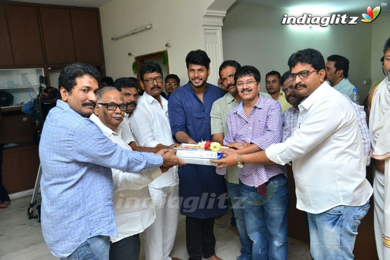 'Tenali Ramakrishna BA BL' Opening