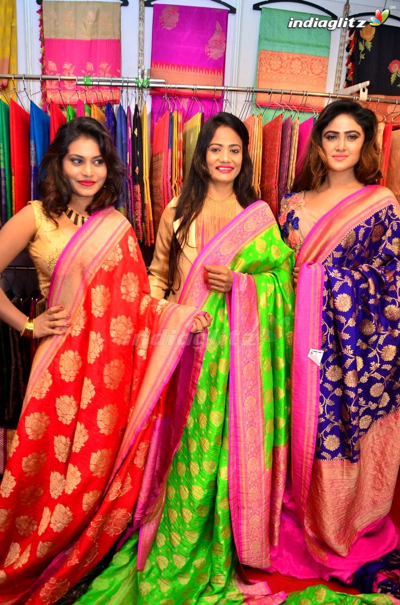 Sony Charishta & Priyanka Launches Trendz Vivah Collection