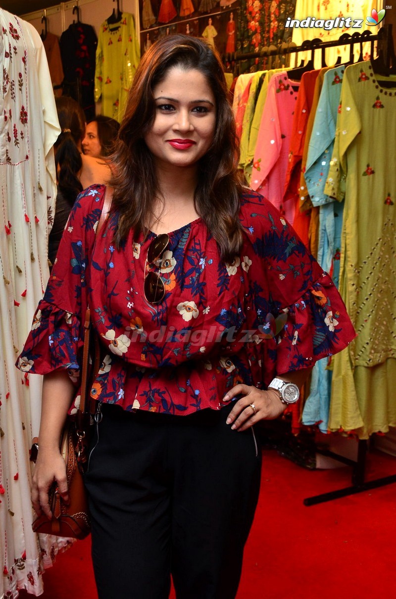 Sony Charishta & Priyanka Launches Trendz Vivah Collection