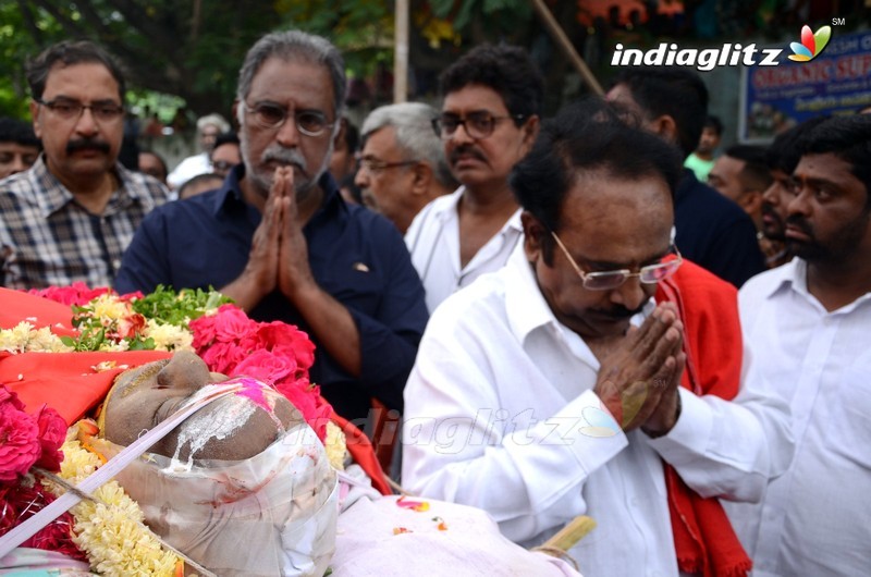 Tollywood Celebs Pay Tribute to Venu Madhav