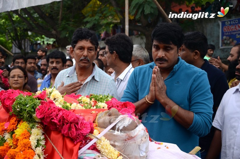 Tollywood Celebs Pay Tribute to Venu Madhav