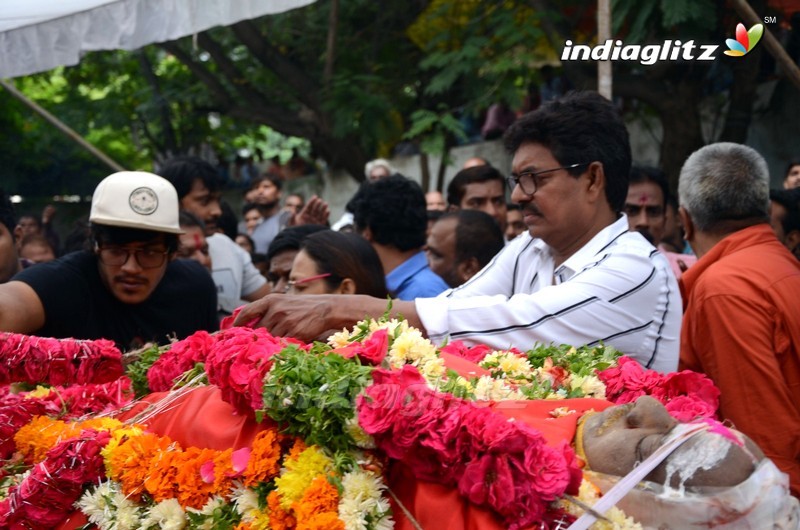 Tollywood Celebs Pay Tribute to Venu Madhav