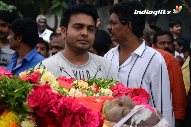 Tollywood Celebs Pay Tribute to Venu Madhav