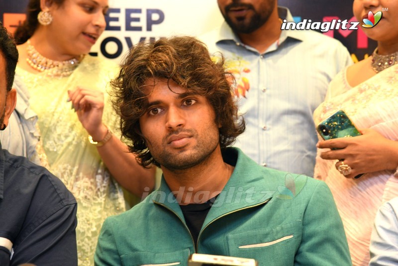 Vijay Devarakonda Launches KLM Shopping Mall