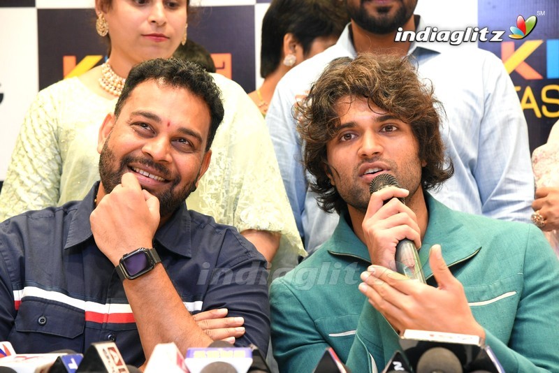 Vijay Devarakonda Launches KLM Shopping Mall