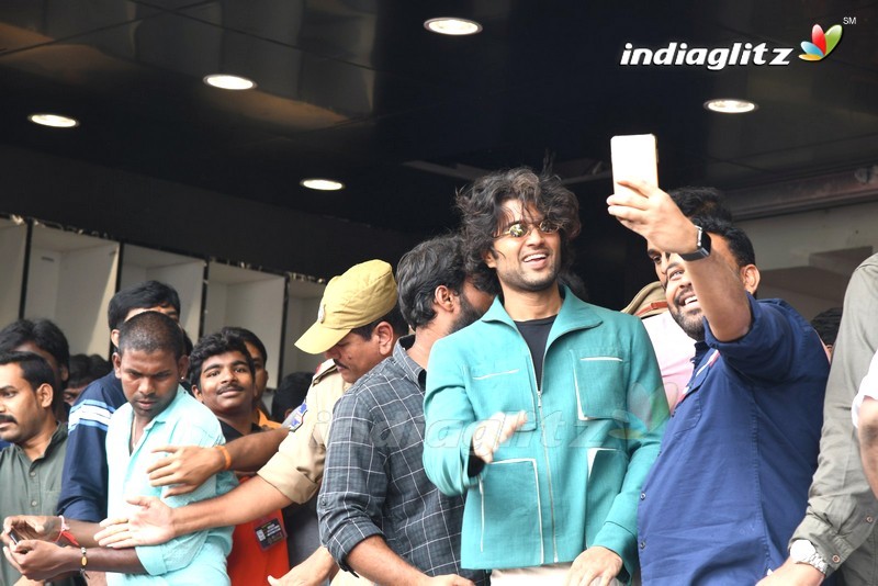 Vijay Devarakonda Launches KLM Shopping Mall